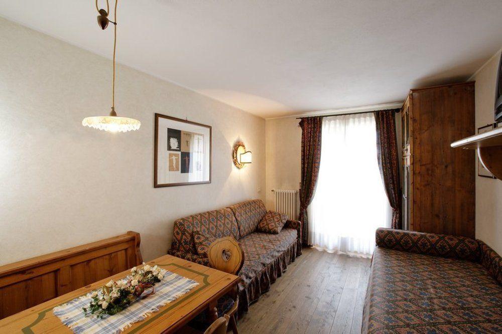 Hotel Perla มาดอนนาดีกัมปิโญ ภายนอก รูปภาพ