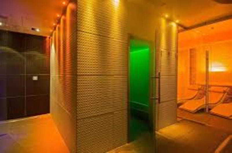 Hotel Perla มาดอนนาดีกัมปิโญ ภายนอก รูปภาพ