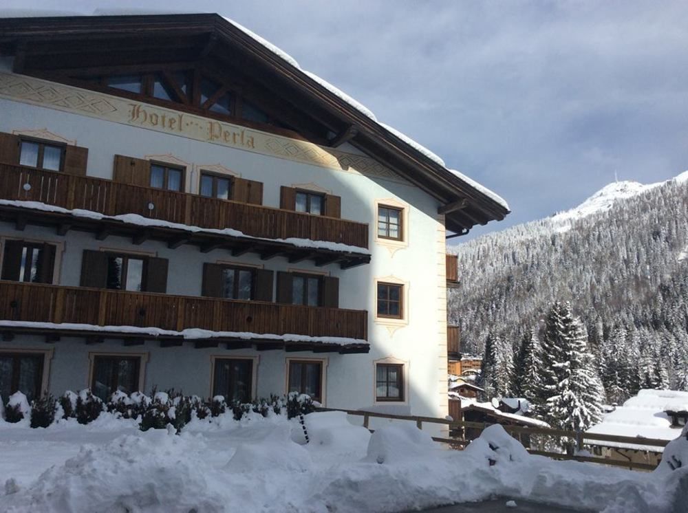Hotel Perla มาดอนนาดีกัมปิโญ ภายนอก รูปภาพ